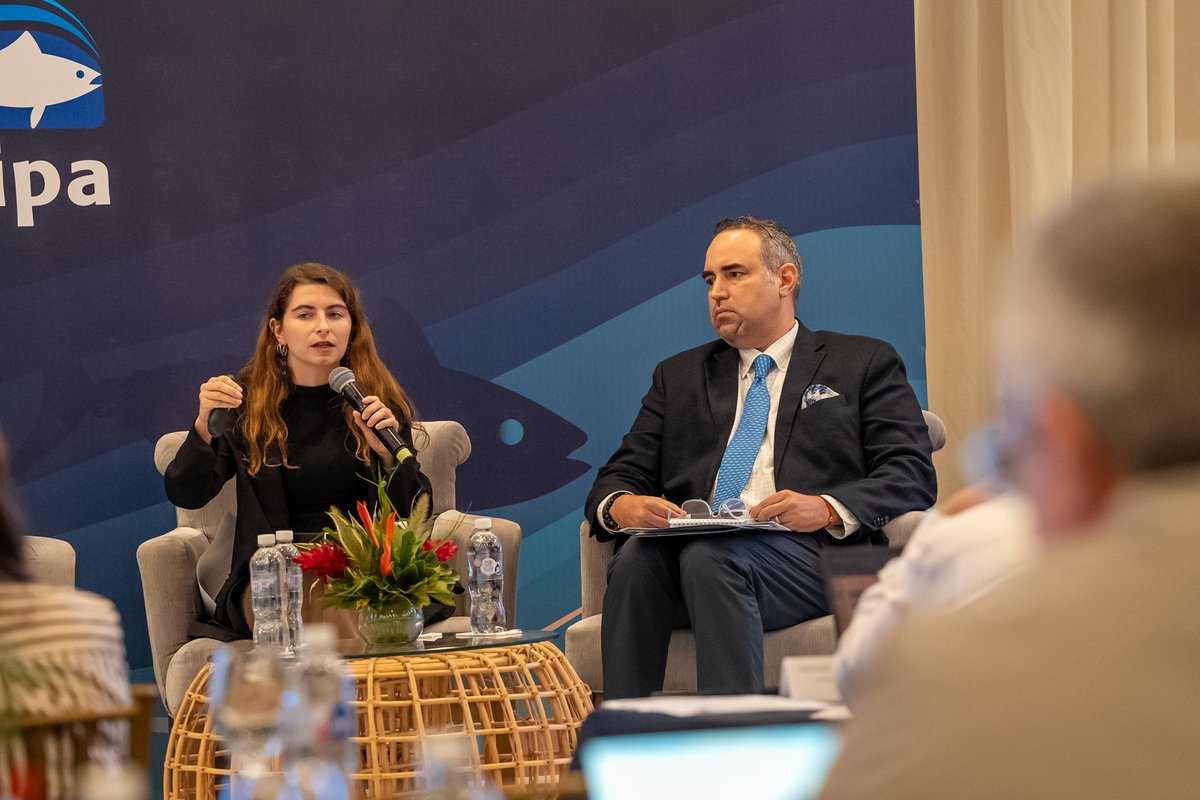 CEIPA_Ecuador's tweet photo. ♻️🐟|“Soluciones pesqueras para un mejor ambiente” fue el tema presentado por Sonia Daponte de FAO en el VI Foro del Atún, con la moderación de Patricio Salazar @gpsgroupec https://t.co/9GdlPcxOUC