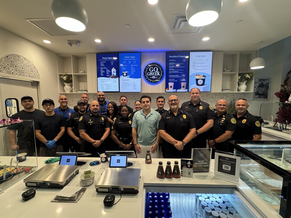 Yogurt, smiles, and great conversations with our Chief of Police and the community! 🥣 Thank you to everyone who joined us at Go Greek Yogurt in Downtown 🙏🏼🏙️ <a href="/MoralesMiamiPD/">Chief Manny Morales</a>