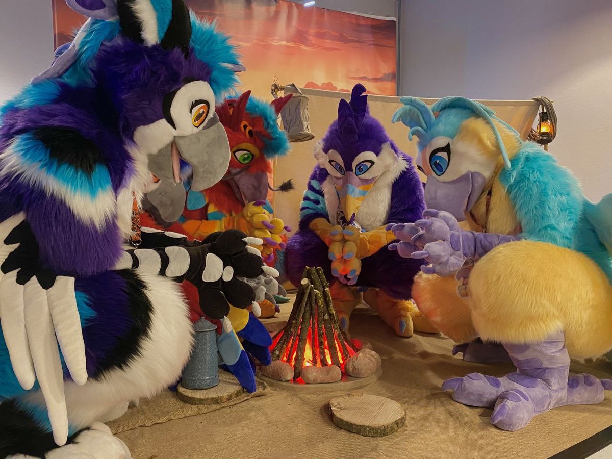 Who wants some good roast chicken? 🔥 
#FBL13  
🪡<a href="/StellaGryphon/">Stella Gryphon</a>