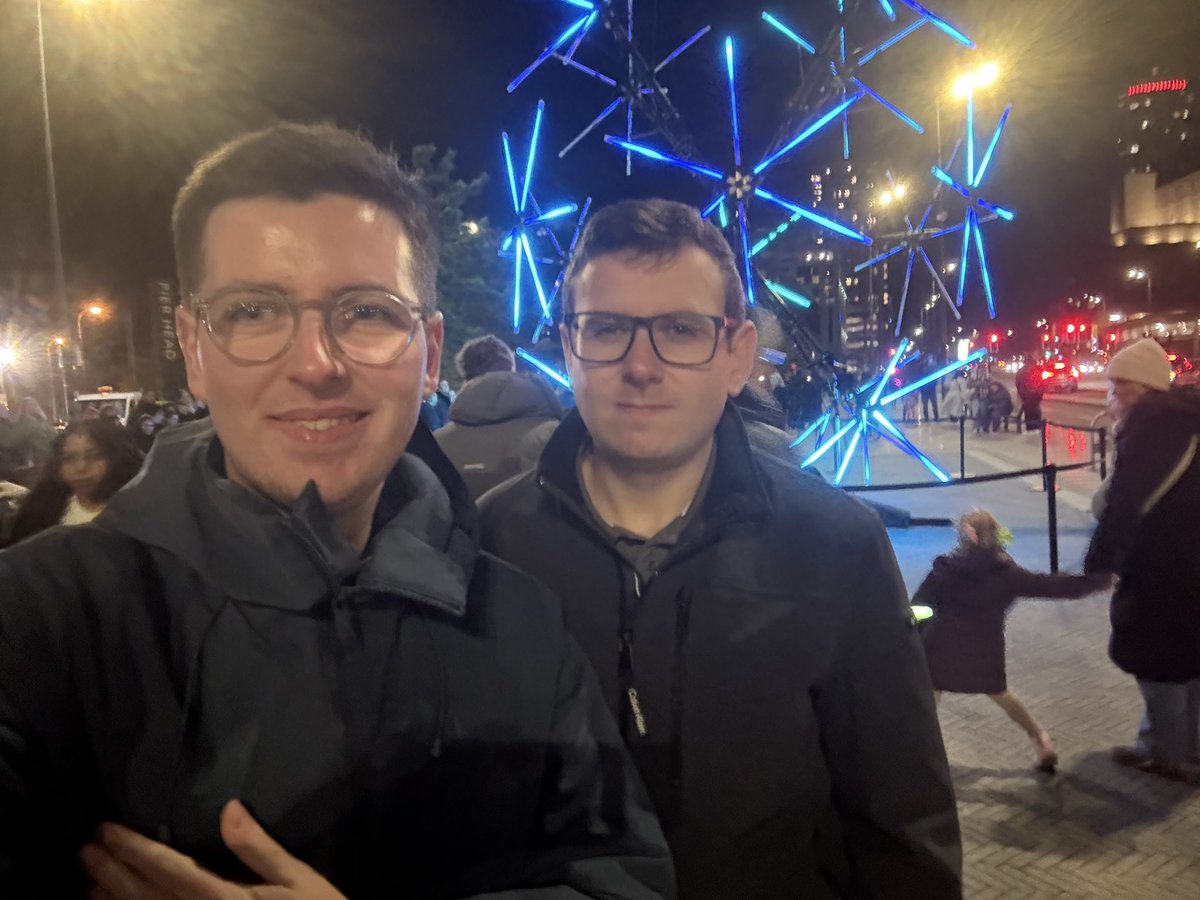 harrydoyle96's tweet photo. River of Light 2025 followed by cocktails & food at @Smokeanddough1 🍖 🔥 🍹
@CultureLPool @VisitLiverpool #RiverOfLight https://t.co/PYhPSTswts