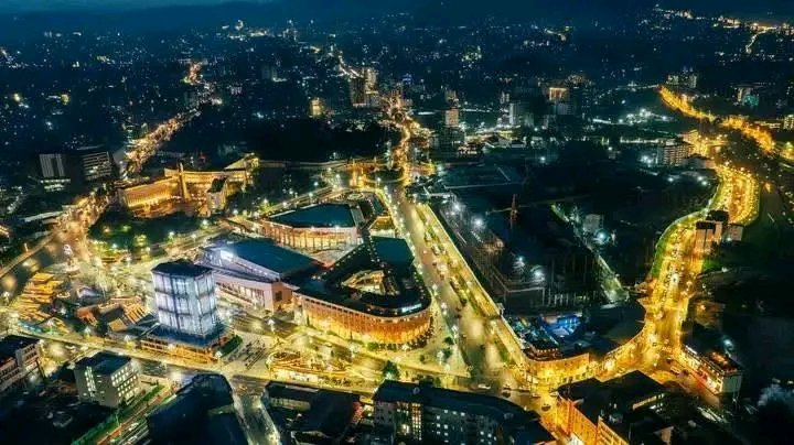 fanatelevision's tweet image. Addis Ababa #Ethiopia 🇪🇹 #VibrantCity #AerialView 
#Africa #AfricanCapital 
1
