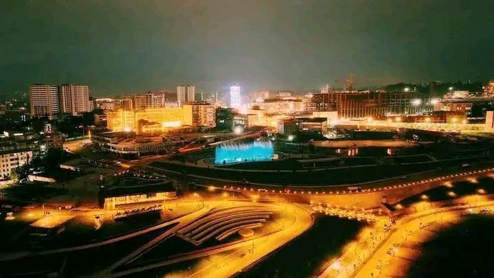 fanatelevision's tweet image. Addis Ababa #Ethiopia 🇪🇹 #VibrantCity #AerialView 
#Africa #AfricanCapital 
1