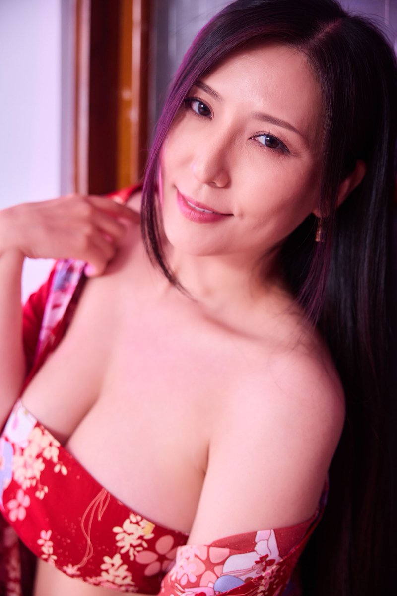 2024年9月，椎名ゆな(椎名由奈)台灣攝影會。

#椎名ゆな #椎名由奈
#台灣攝影會 #台湾撮影会
#foraver女優商演經紀
#從高三看到三高
#現代最強美熟女

Model ⁦@shiina_cmore⁩ https://t.co/4WLnhJj7cP
