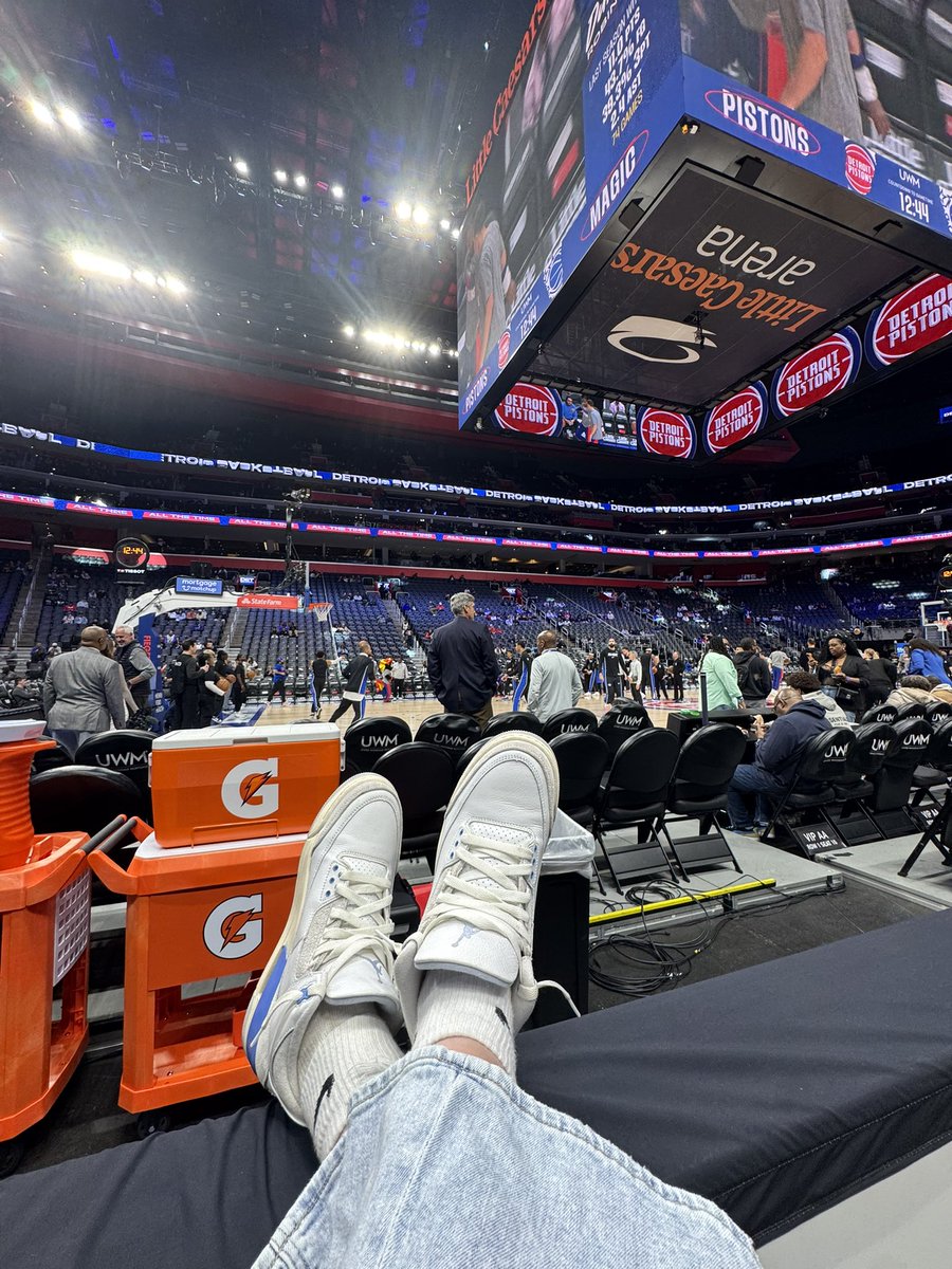 🏀 COURTSIDE &gt; POOLSIDE 🏊‍♂️
Magic vs Pistons #LittleCaesarsArena
