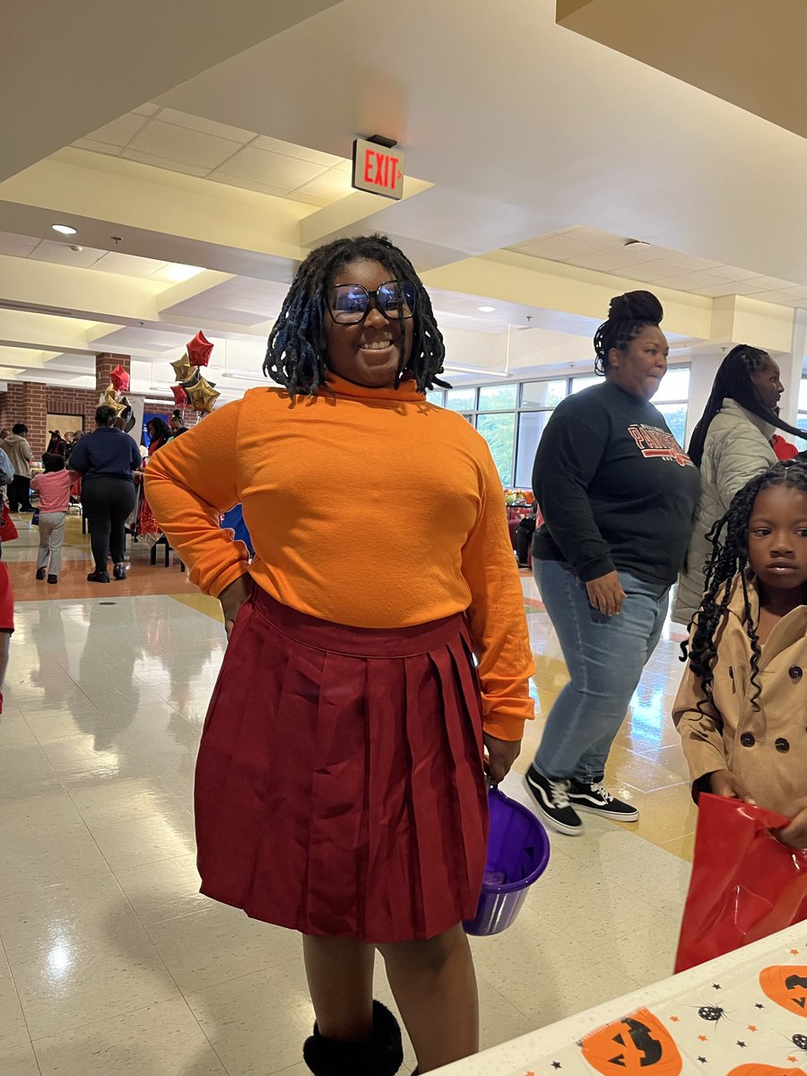 These smiling 🙂 faces is what it’s all about! #relationshipsmatter #destinationexcellence <a href="/TiambiWalker/">Tiambi Walker</a> <a href="/AsaGHilliardES/">Asa G. Hilliard Elementary</a> 🎃👻🎃