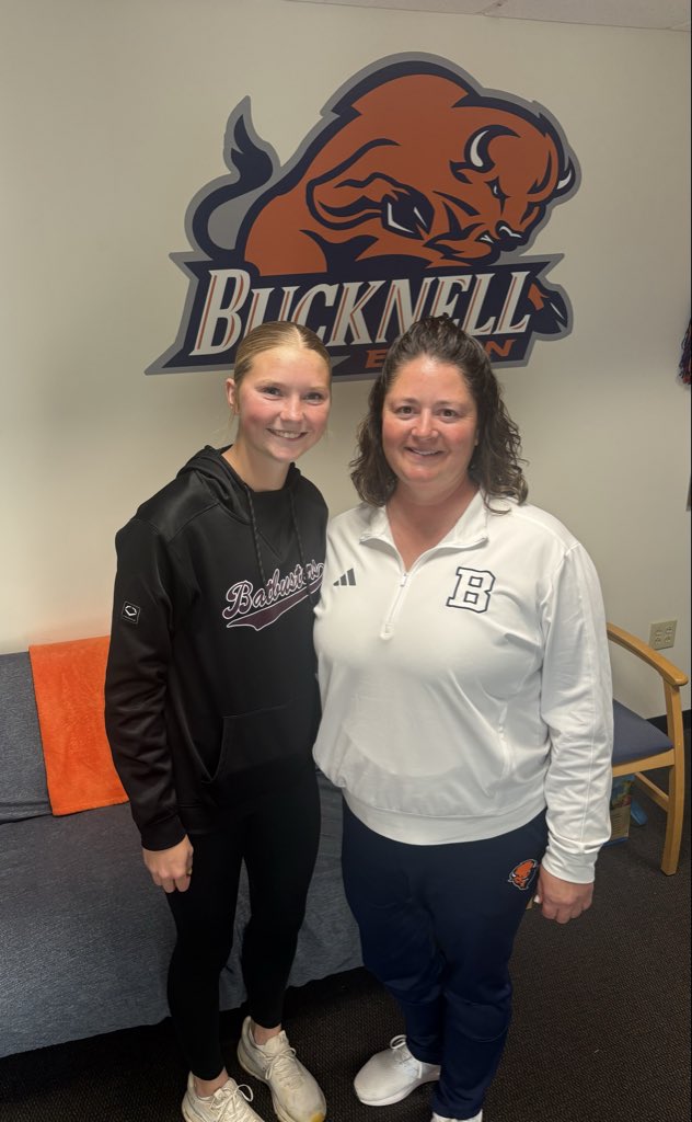 Msmith2027's tweet photo. Had an amazing visit at Bucknell today! Thank you Coach Stack, Coach Brad, Coach Jo, Peyton, Babs, Molly, &amp; Shea for the tour. I really enjoyed my time and meeting the team. Campus and facilities are beautiful! I loved meeting Digger! ‘ray Bucknell
@Bucknell_SB @CoachBradPosner https://t.co/Pz1qEMyHxN