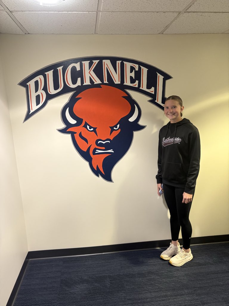 Msmith2027's tweet photo. Had an amazing visit at Bucknell today! Thank you Coach Stack, Coach Brad, Coach Jo, Peyton, Babs, Molly, &amp; Shea for the tour. I really enjoyed my time and meeting the team. Campus and facilities are beautiful! I loved meeting Digger! ‘ray Bucknell
@Bucknell_SB @CoachBradPosner https://t.co/Pz1qEMyHxN