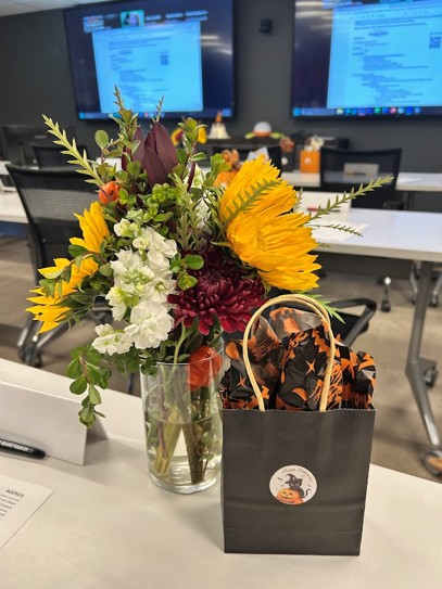 Fall fun at our Oct BWiC meeting! Thank you to @SunlandAspahlt for this month's sponsorship! Lots to come in 2026 and we are excited for what's ahead - more networking, more events, and more ways to get involved.  #WomeninConstruction #Networking #ArizonaConstruction