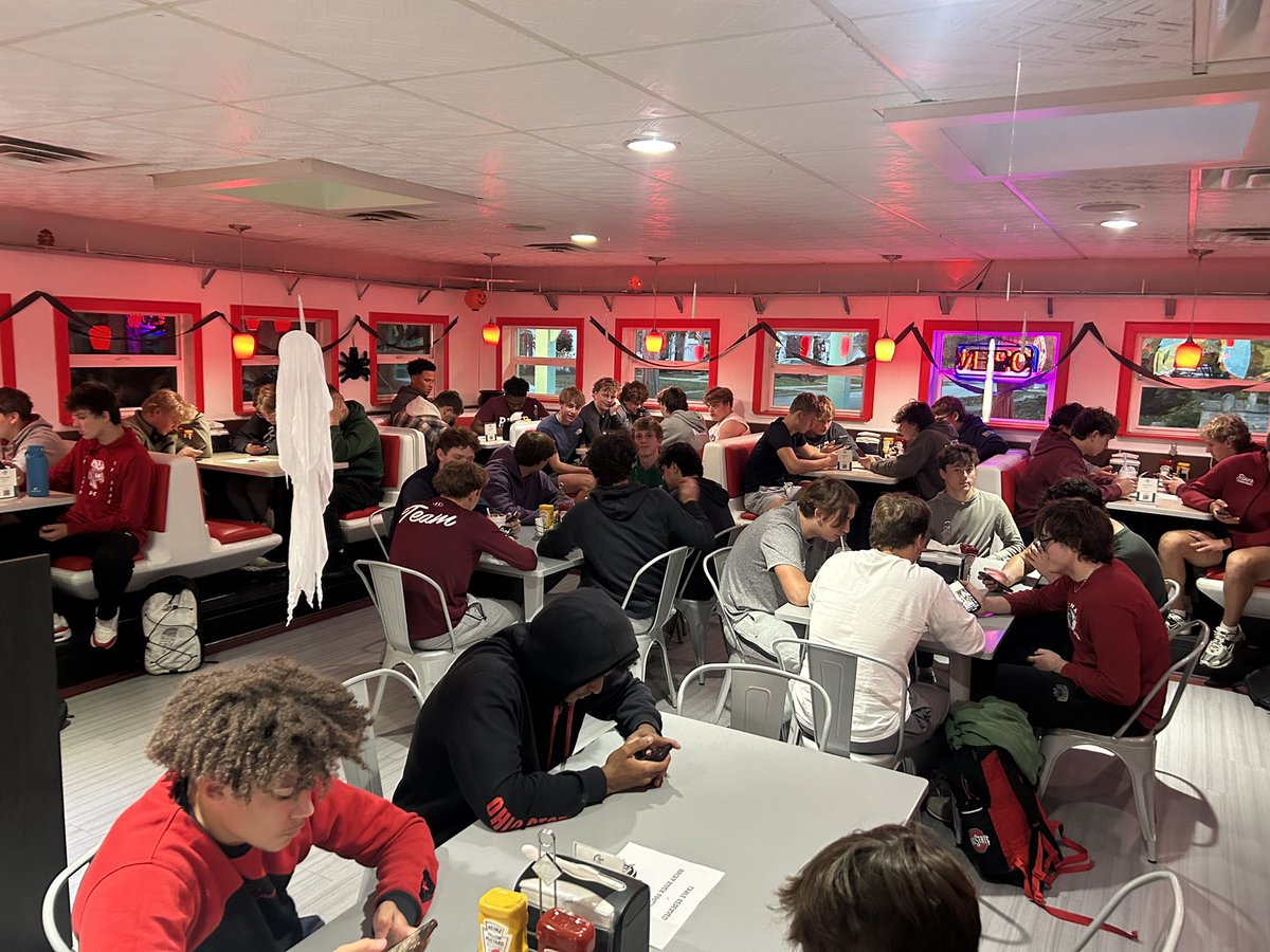 Huge thank you to <a href="/BeardensRR/">Bearden's Restaurant</a> for the team meal tonight!