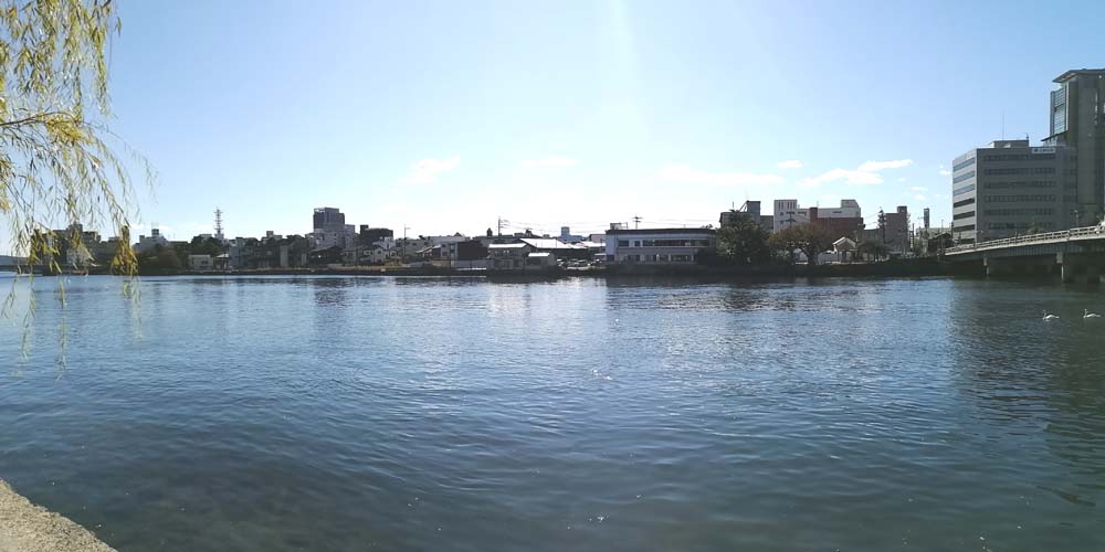 kachonejp's tweet image. 今週の朝ドラ #ばけばけ (5週目)
■小泉八雲が松江で最初に滞在した「富田旅館」(大橋館)
ここから広がる大橋川の景色を八雲も見たでしょうか
大橋館
ohashikan.jp
周辺は居酒屋など飲食店がたくさん🥂
今夜も散歩しましょうか