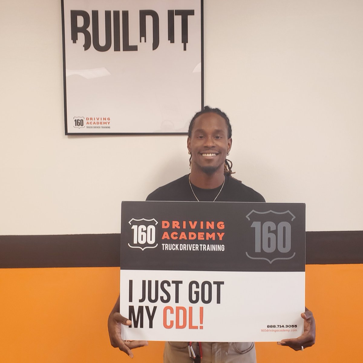 160Driving's tweet image. Join us in celebrating Shreveport’s outstanding new graduate, your hard work and dedication are truly inspiring!
#160drivingacademy #cdl