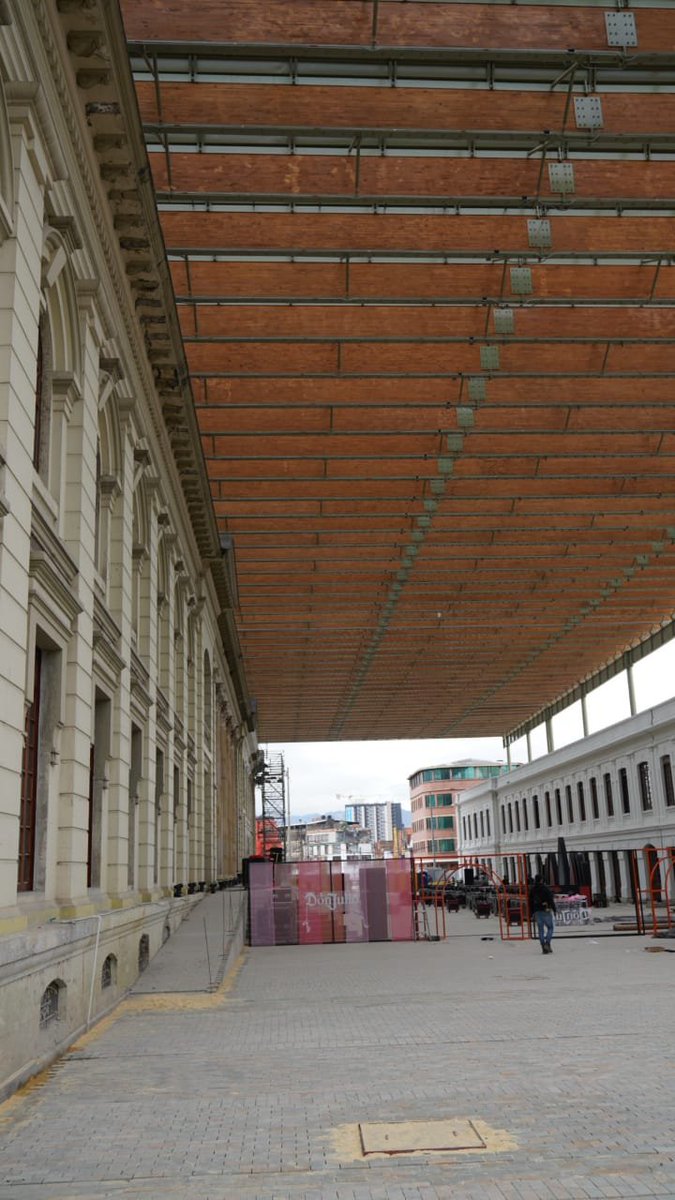 Proyectos ancla como el <a href="/BronxDC_Bogota/">Bronx Distrito Creativo</a> , el Centro de Talento Creativo Multicampus y la Alcaldía Local de Los Mártires son inversiones públicas que reactivan el territorio, generan confianza y abren paso a nuevos modelos de renovación urbana.