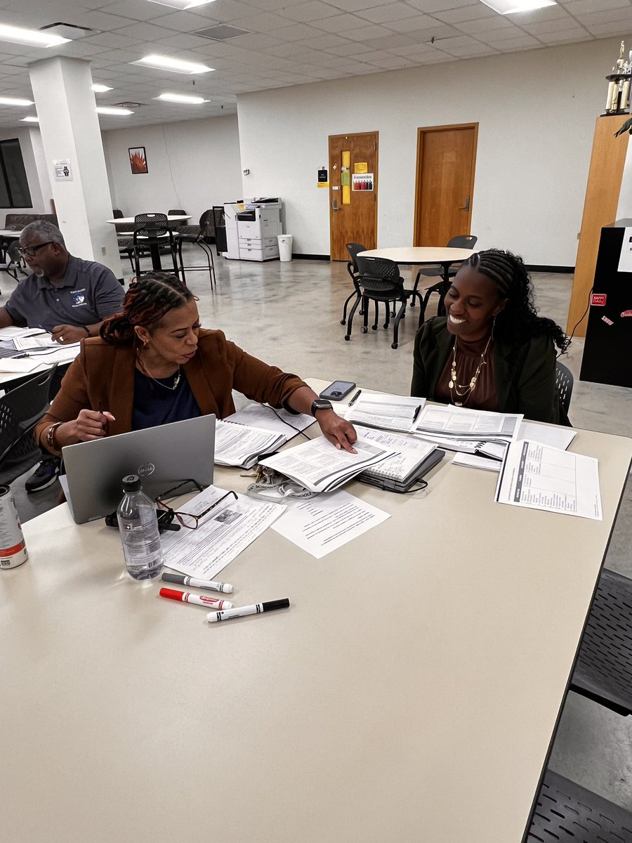 SwiftStudy1's tweet image. Major shifts in progress!! 🚧 @SJBPS118 school and district leaders are focused on gathering quality evidence of students’ learning progression to reflect on how they intentionally support teacher and student growth through powerful reflection. @NIETteach @doelouisiana