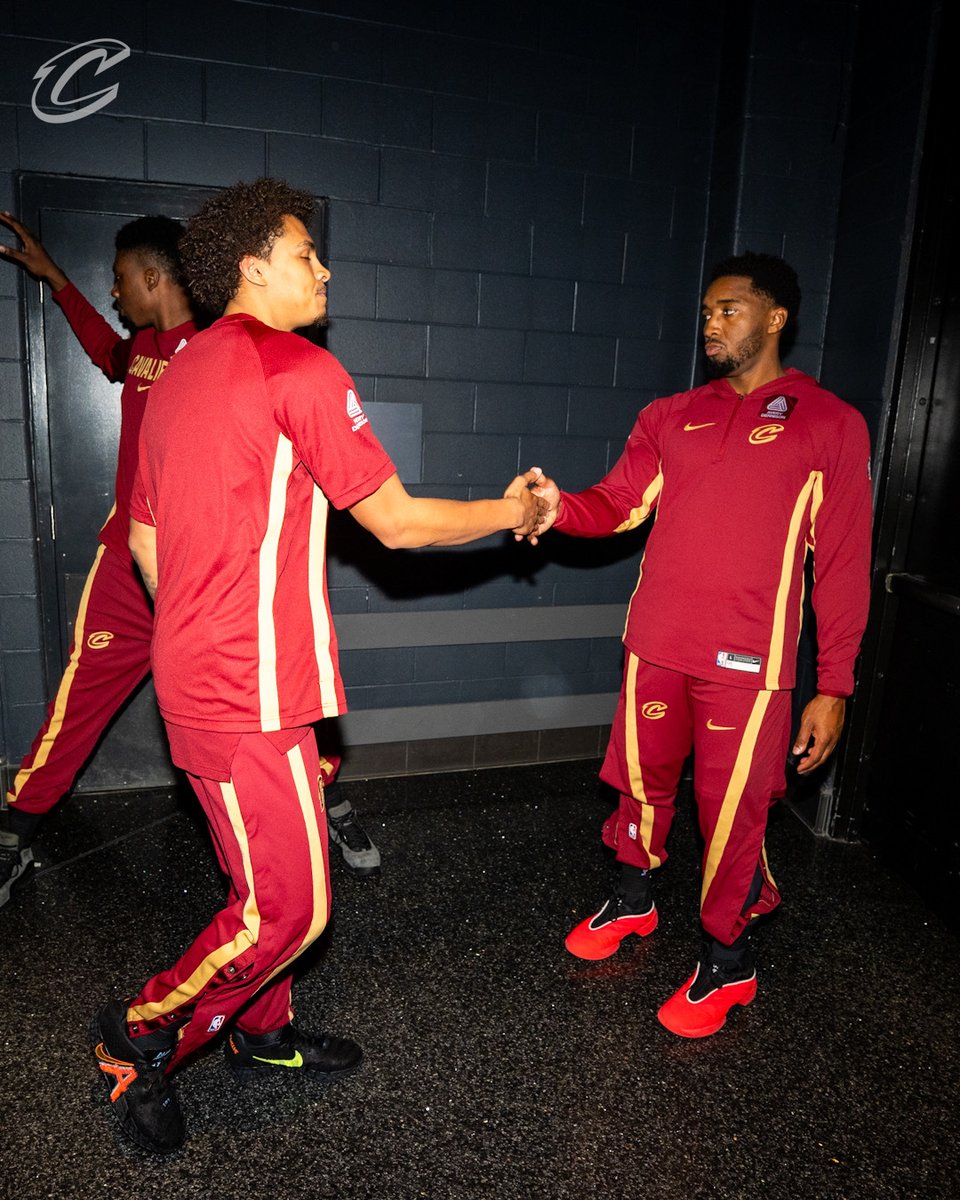 Live from TD Garden, it's #CavsCeltics. #LetEmKnow

TUNE IN NOW on <a href="/ESPNNBA/">NBA on ESPN</a>, <a href="/FanDuelSN_CLE/">FanDuel Sports Network Cleveland</a> and
<a href="/fuboTV/">Fubo</a>: tinyurl.com/2ykum95m