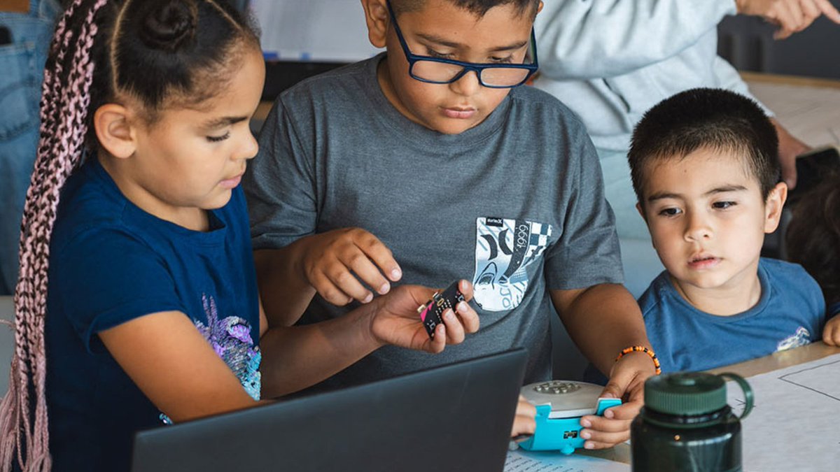 TELUS_Spark's tweet photo. 👾 GET YOUR GEEK ON—FOR FREE! 👾
On Nov 10, TELUS Spark is opening its doors for free as part of Amazon Future Engineer Day with @AmazonCanada! 🎉
📅 Friday, November 10 | 9 AM – 4 PM
👉 Learn more: https://t.co/Cy2vh5zzCY
#AmazonFutureEngineer #TELUSSpark #YYCEvents https://t.co/gPvVMgZFmo