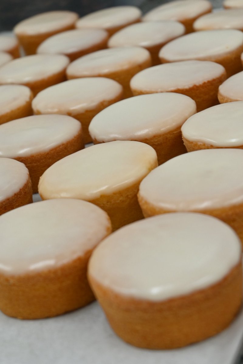 patissier_ide's tweet photo. ウフフェス最終日です！
ボニデ、最後までたくさん焼いていきます！
よろしくお願いします。 https://t.co/wpth2YmHyH