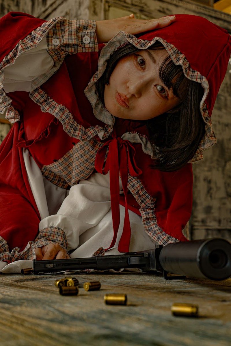 おおかみさん、
どうしてそんなところに寝てるの❔