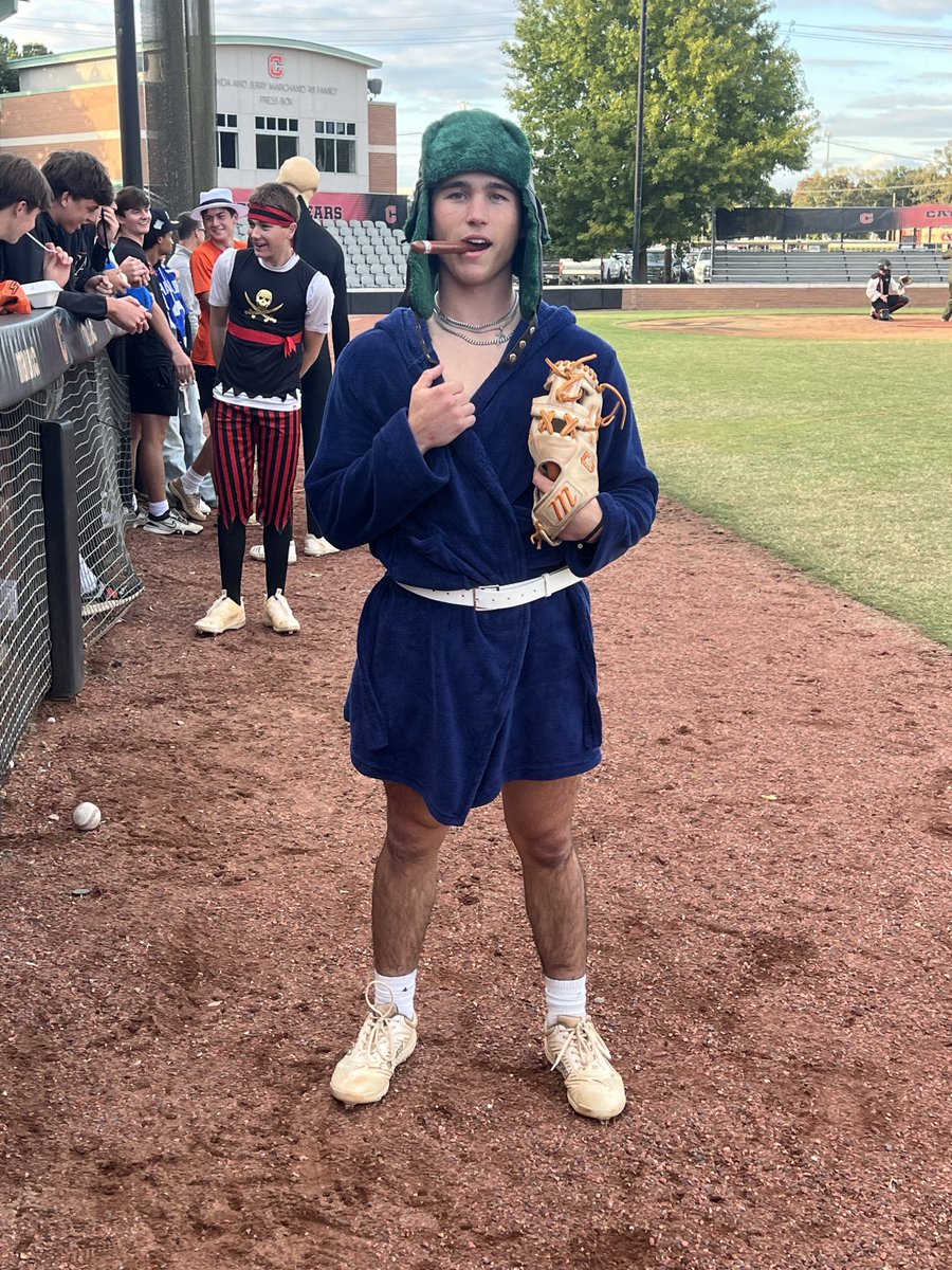 🐻🎃👻
<a href="/CurDogBaseball/">Cur Dog Baseball</a>