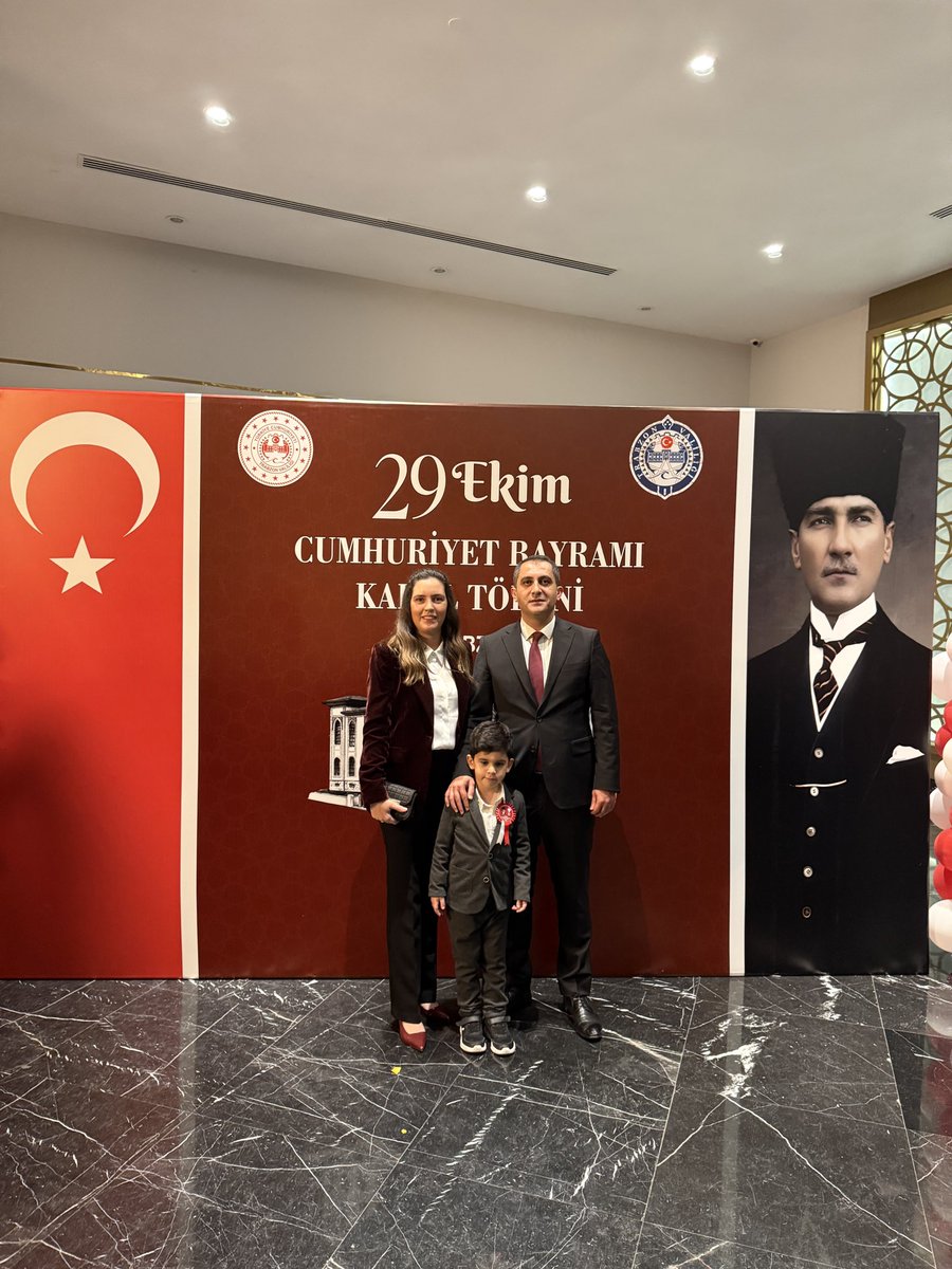 Esref_Akca's tweet photo. 🇹🇷Cumhuriyetimizin 102. Yılı Kutlu olsun🇹🇷 https://t.co/RUkJw2nMaH