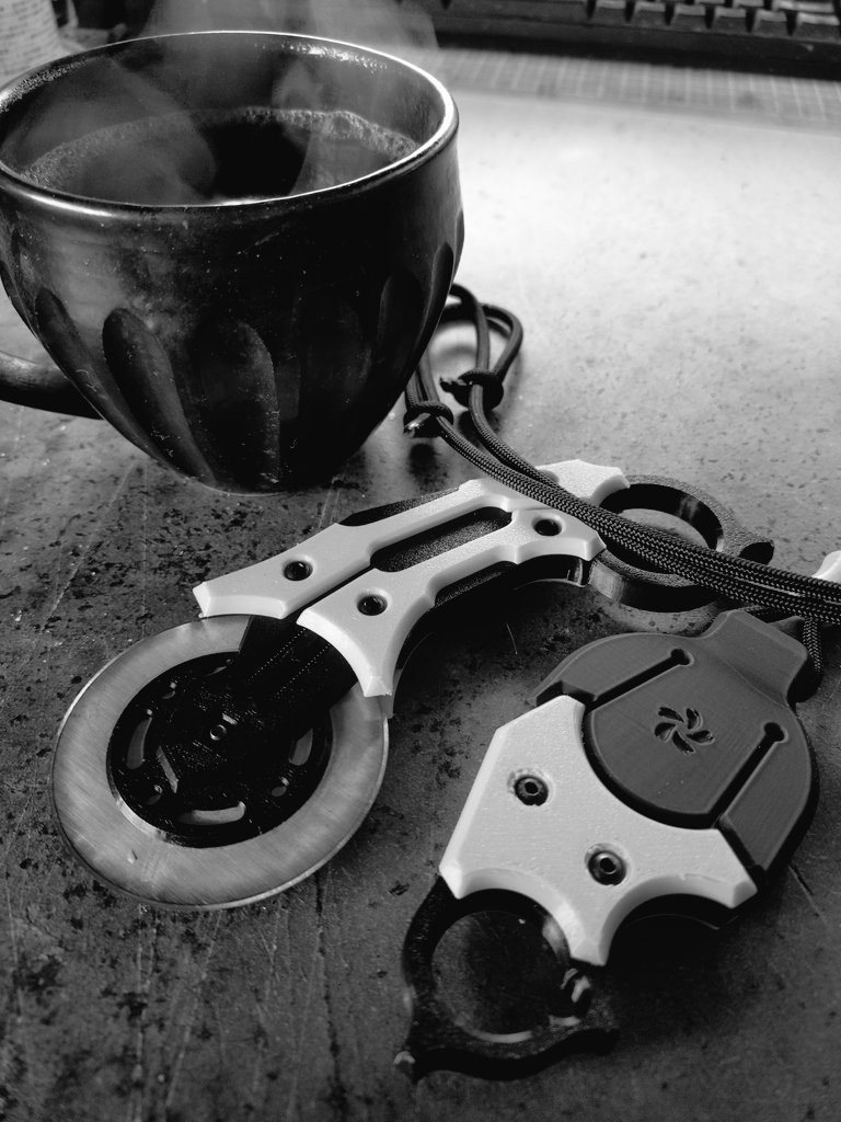 anoimoページ NEMOTO KNIVES on X