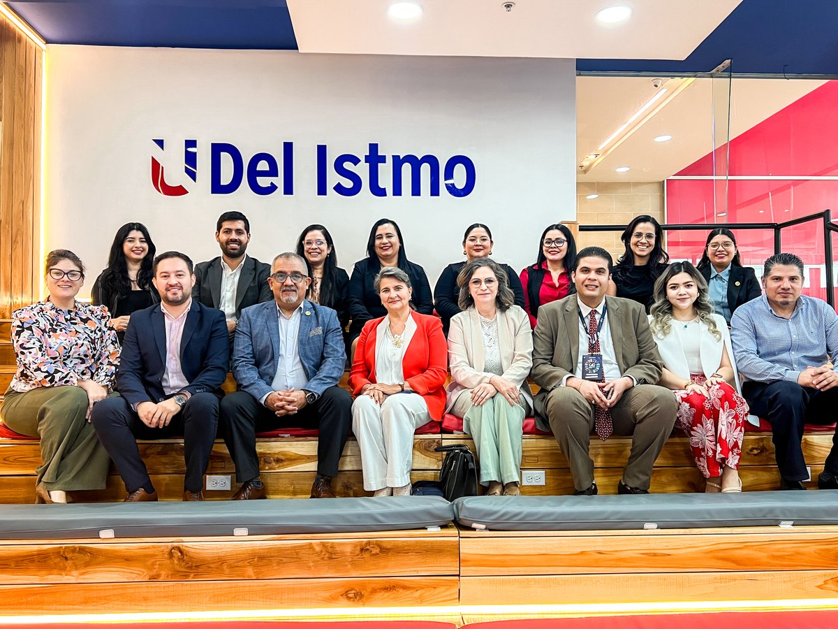 udelistmo's tweet photo. Finalizamos la evaluación externa para la acreditación de la Licenciatura en Derecho y Ciencias Políticas. Los pares visitaron nuestras sedes y participaron en la inauguración del #CIID2025. Comprometidos con la excelencia y la mejora continua. #UdelIstmo https://t.co/jLUz4N6s9F