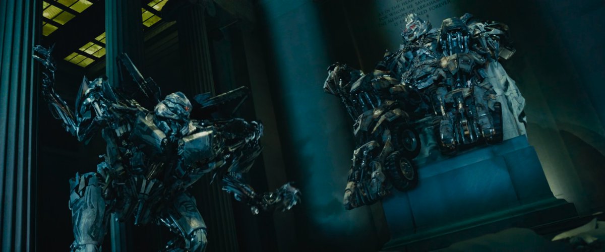 dialecticalsaba's tweet photo. @Voltage203 @Xceptional_brit Bright colors doesn't necessarily equal good though.

Bay's films have color palettes that make sense given the kinds of lighting choices he employs and his transformer designs for the most part also work within this lense as well. https://t.co/eQ2dlbq4u4