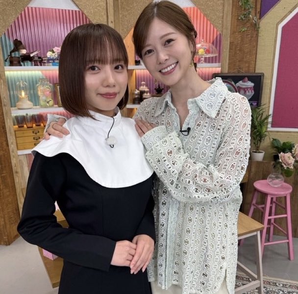 TakechaBan's tweet photo. シスターが
神とお会いできた
奇跡の一枚

#キョコロヒー
#齊藤京子 #白石麻衣 https://t.co/lBbWVwiN5V