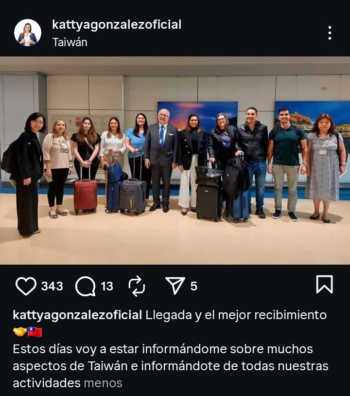Increíble el giro de <a href="/KattyaGonzalez9/">Kattya Gonzalez</a> ahora defiende a China  y cuestiona nuestra relación con Taiwán 🇹🇼.
Pero hace menos de dos años fue becada por Taiwán, viajó a Taipei y hasta publicó videos (que borró por cierto)  orgullosa del apoyo de ese país.
En qué momento dejó de creer