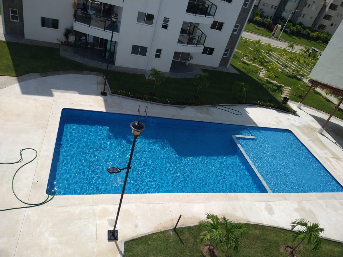 LunmanRealty's tweet photo. https://t.co/zG6hNjA29S
Vacaciones de fin de año a la vista! Se renta y disponible para navidad 🎄 y año nuevo 🎇:  $4,500 por noche! Mínimo 5 noches.
Ideal hasta para 7 personas. 2 rec. 2 baños. Roofgarden privativo equipado con jacuzzi y asador. 
2 Cajones de estacionamiento. https://t.co/sLGCeNUirr