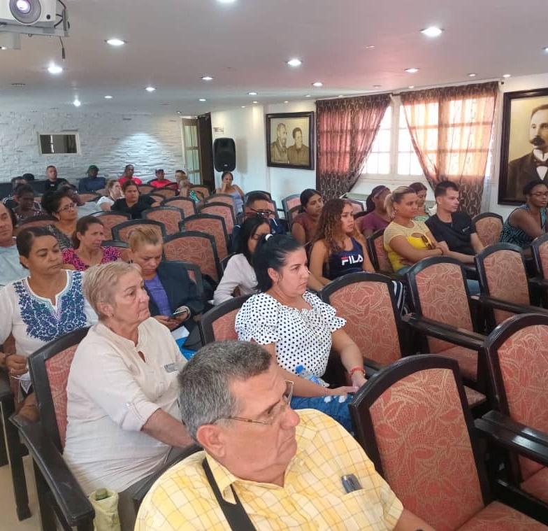 TECNOSIME2's tweet image. En #Tecnosime debate  del anteproyecto de Código del Trabajo.
Los trabajadores debatieron sobre los períodos de terminación de la relación de trabajo y el rol de la administración en la aprobación de la licencia no retribuida. 
@osdegesime
@MindusIndustria