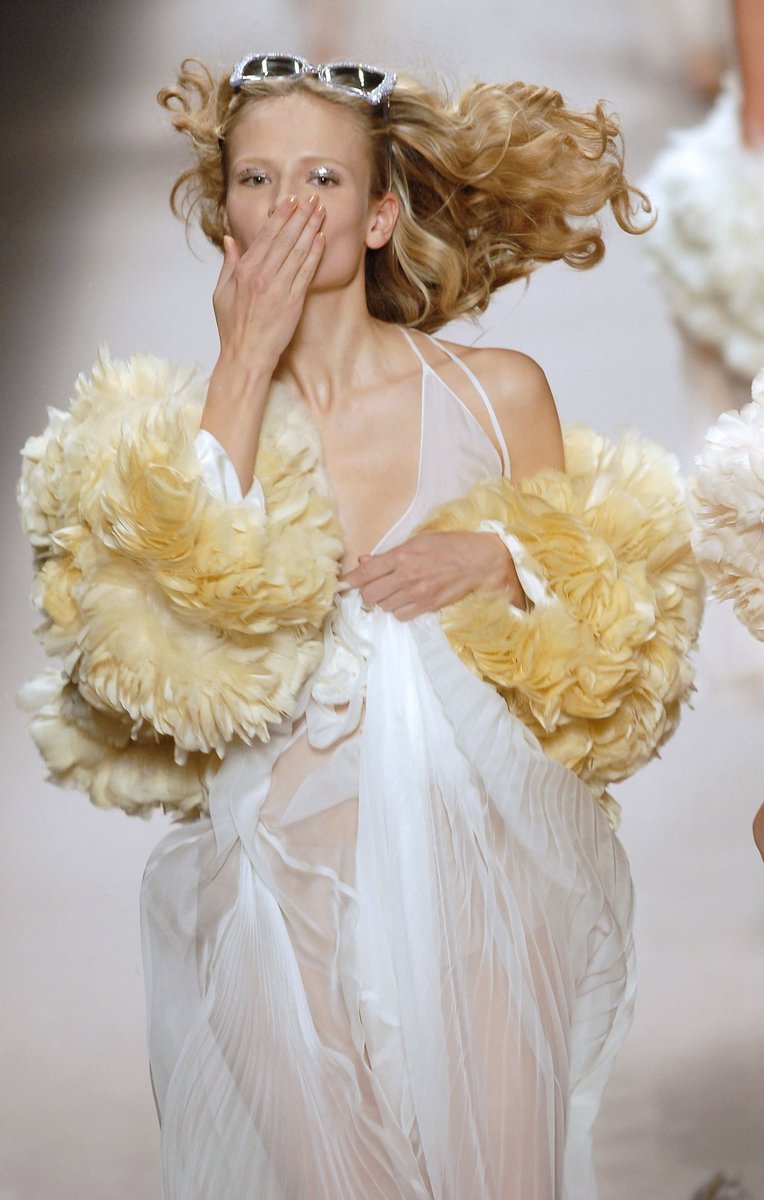 ChrryMartinis's tweet photo. The finale of the Sonia Rykiel spring/summer 2008 show https://t.co/iX7mVnnO9T