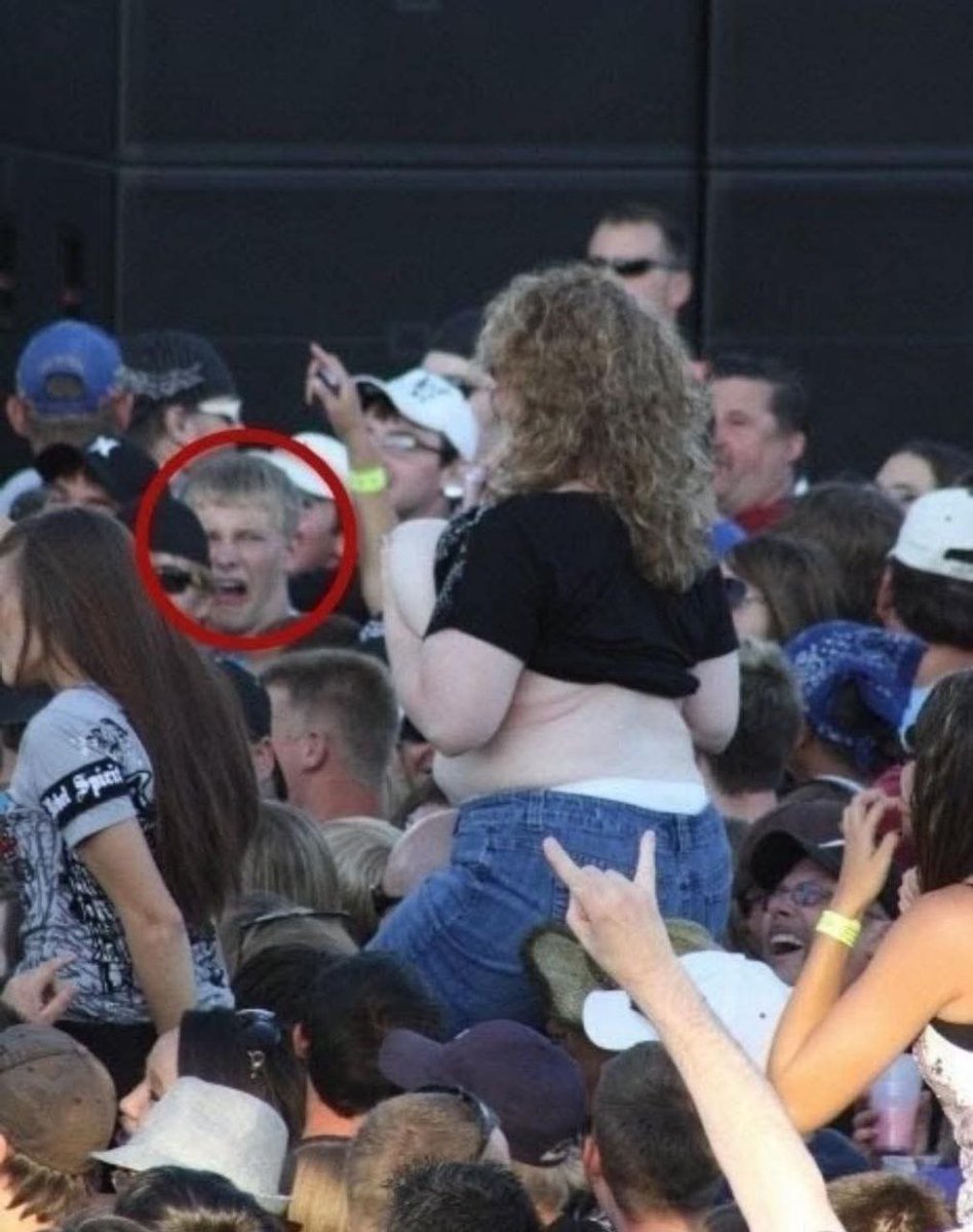 FightWithMemes's tweet image. 😂