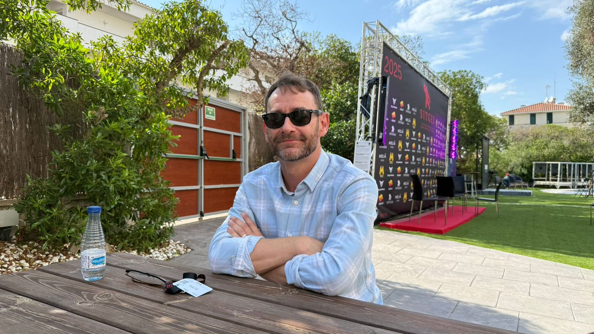 Entrevista a Zak Hilditch, director de WE BURY THE DEAD. Por Dani Álvarez López, en #Sitges2025 miradasdecine.es/2025/10/entrev… <a href="/dansnyder_yep/">DanSnyder</a>