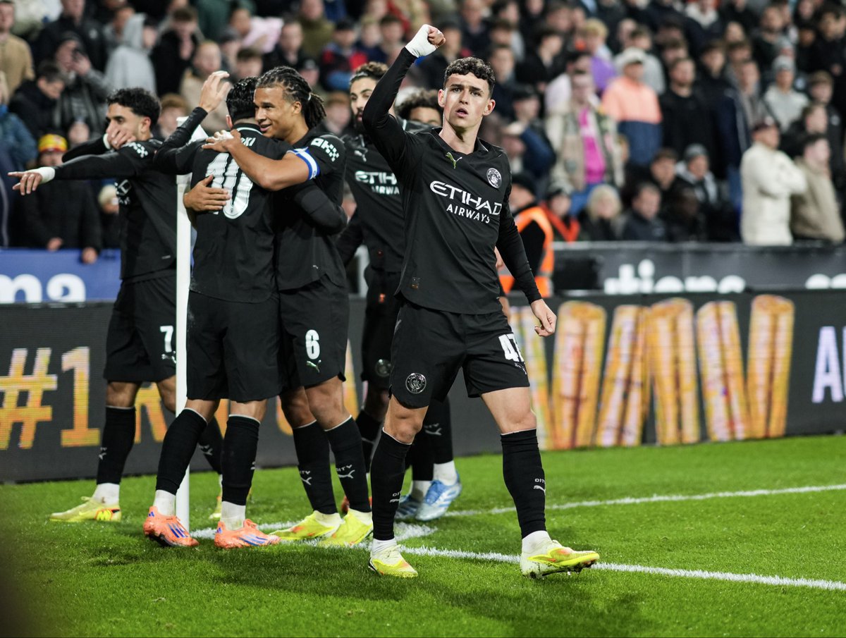 PhilFoden's tweet image. Job done, into the quarters 💪🏻 
Class support again tonight 🩵