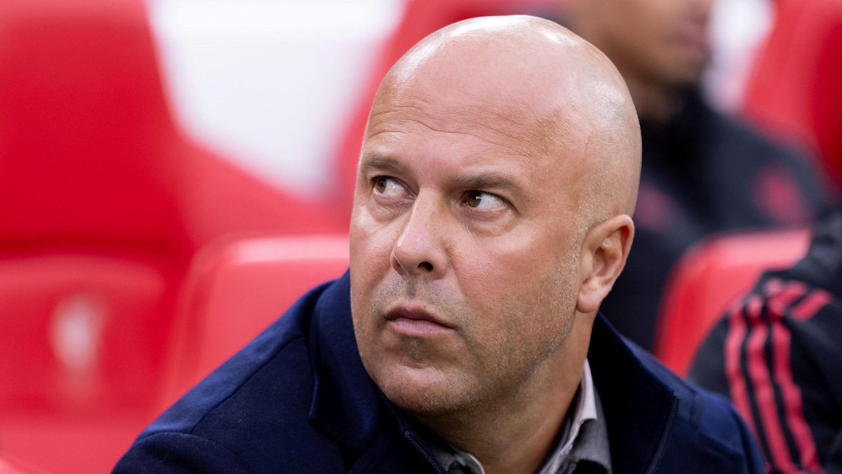 FrenchScousers's tweet photo. J’ai même pas envie de tweet la conférence d’après match de Slot, c’est juste lunaire ce qu’il dit et ça devient inquiétant. 

Stage 2 : l’entraîneur devient fou et se rassure comme il peut. https://t.co/r34HYKP19Q