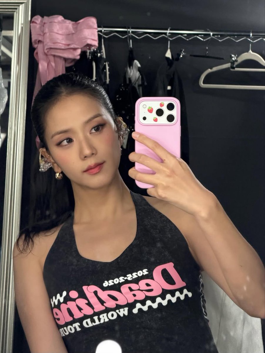 MagicTobin's tweet image. I vote for #BLACKPINK on #2025MAMAVOTE