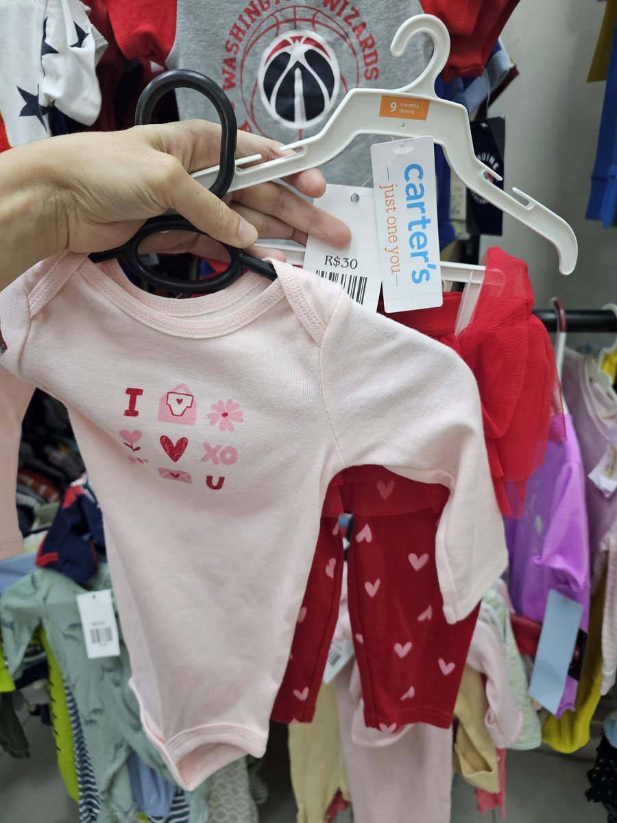 پے آؤٹ بھی ٹھیک سے نہیں آتا اور  خرچے بھی کم نہیں ہوتے🤨