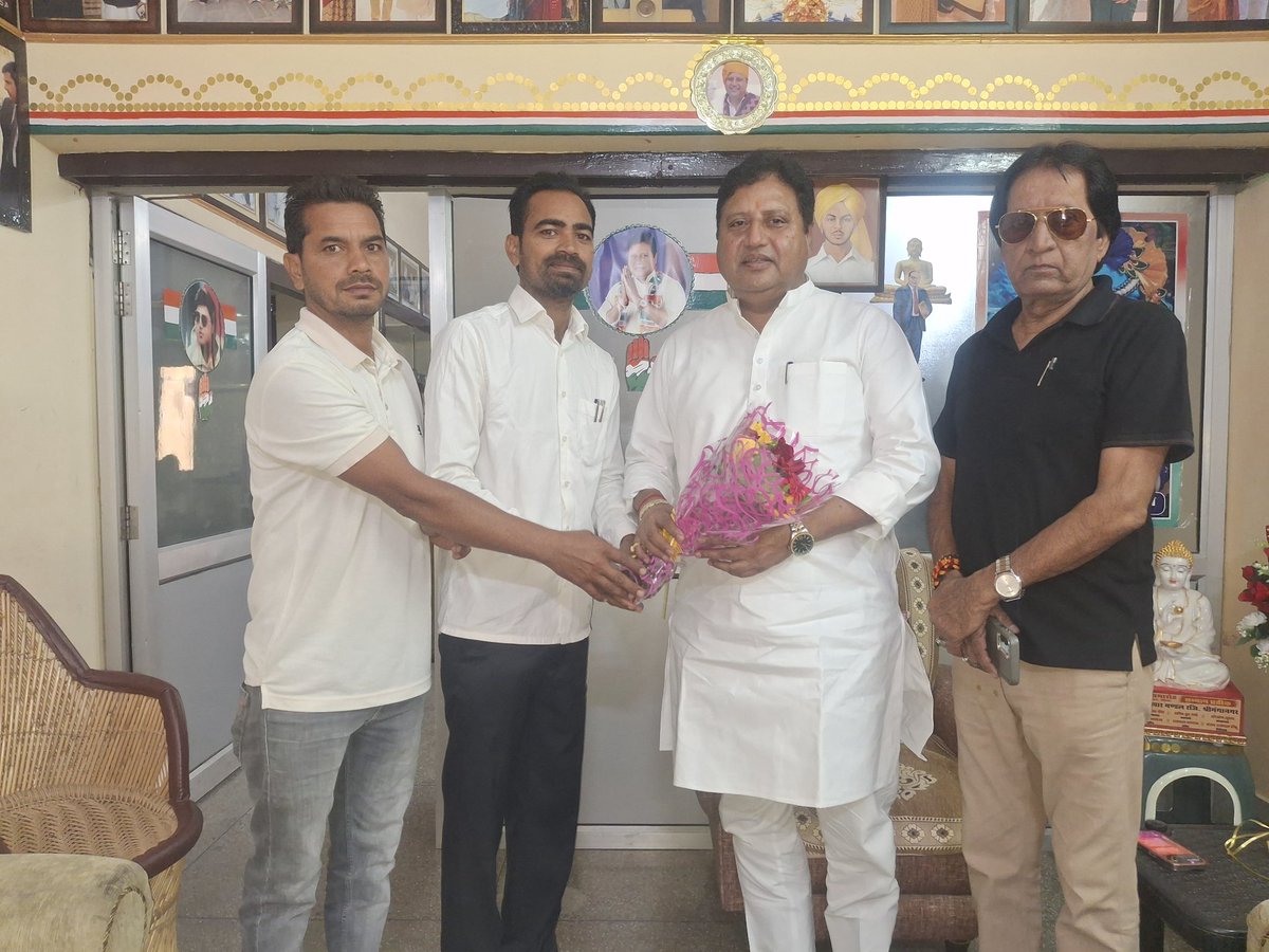 श्री गंगानगर-हनुमानगढ़ के लोकप्रिय सांसद, अखिल भारतीय कांग्रेस कमेटी के सचिव बड़े भाई साहब आदरणीय श्री कुलदीप इंदौरा जी  को जन्मदिन की हार्दिक बधाई एवं शुभकामनाएं। आपके उज्ज्वल भविष्य व दीर्घ आयु की कामना करता हूँ 🎂💐🙏
#Kuldeep_Indora