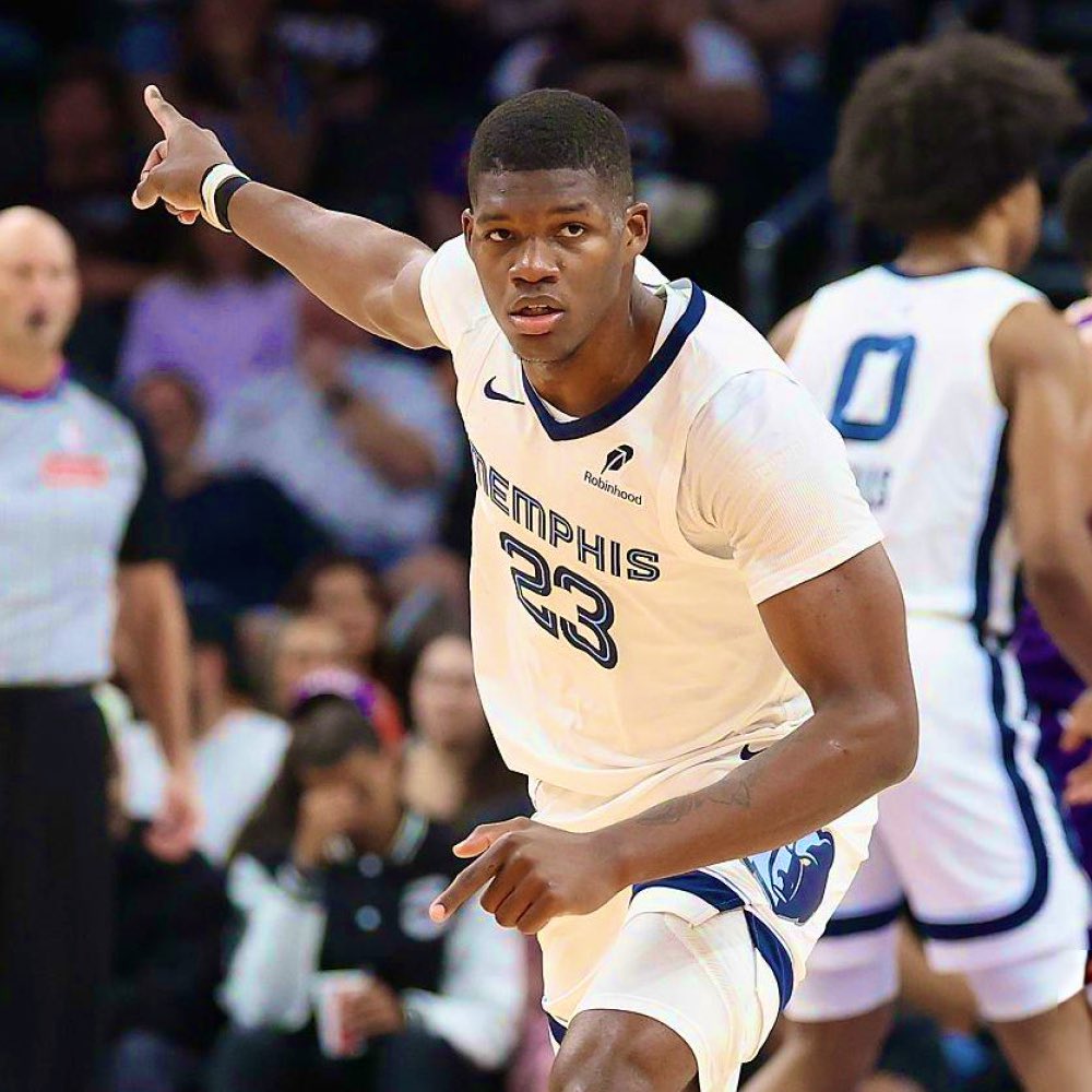 CEDRIC COWARD IN THE GRIZZLIES WIN AGAINST THE SUNS :

- 14 Points
- 4 Rebounds
- 5/10 FG | 2/3 3PT
- +4 +/-
- 28 Minutes

BIG SHOT IN CLUTCH TIME. 

NOT YOUR TYPICAL ROOKIE…🧘🏾‍♂️