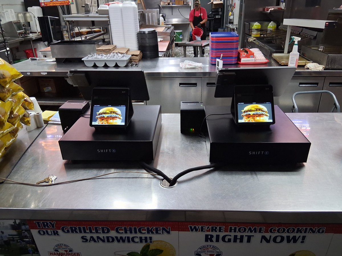TuckerShift4's tweet photo. A Birmingham Favorite, Classic &amp; Staple (the Trifecta), Hamburger Heaven has now entered the 21st Century (and a little beyond) with @SkyTabPOS by @Shift4! They have many new capabilities that they never even knew were possible. #TeamFour #BoldlyForward https://t.co/WeAkKgGeMh