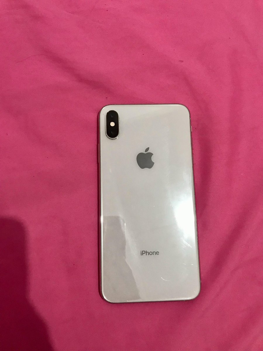 1209__j's tweet photo. Jual Iphone Xs Max 64gb Inter all provider, pakai tri aman soalnya hampir 1 tahun pemakaian sinyal ga ilang (sudah di reset tinggal pakai) https://t.co/hUqM2vjgAL