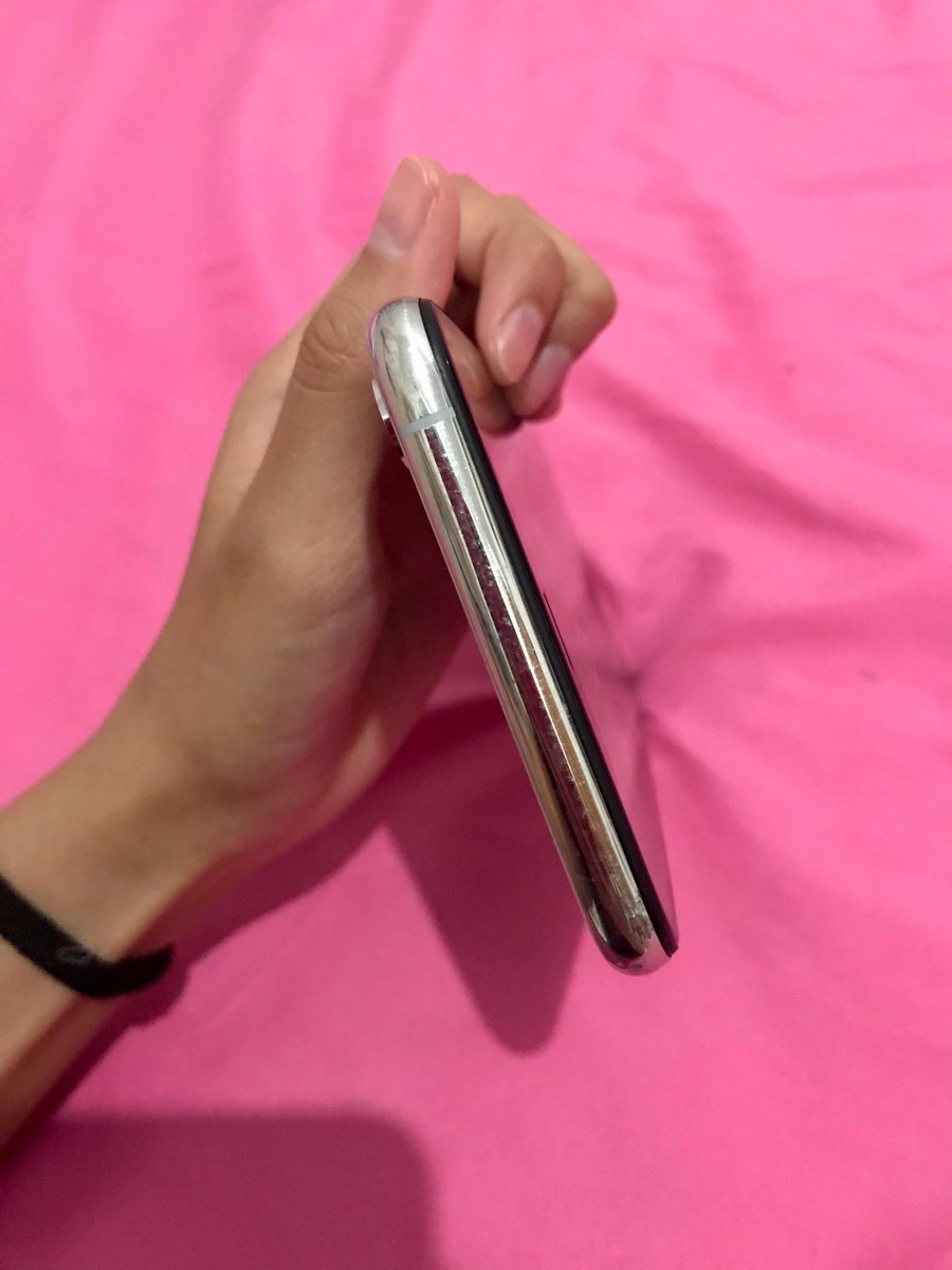 1209__j's tweet photo. minus: 
1. dus box beda ga sesuai karena pas awal beli second ga di cek box nya
2. bh 78% (service) tapi masih awet sehari ngecas 2-3 kali aja
3. ⁠udah pernah ganti lcd

harga 2,9 aja masih worth it kameranya masih jernih https://t.co/oesPNcRq7x