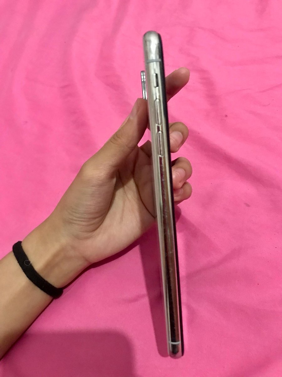 1209__j's tweet photo. minus: 
1. dus box beda ga sesuai karena pas awal beli second ga di cek box nya
2. bh 78% (service) tapi masih awet sehari ngecas 2-3 kali aja
3. ⁠udah pernah ganti lcd

harga 2,9 aja masih worth it kameranya masih jernih https://t.co/oesPNcRq7x