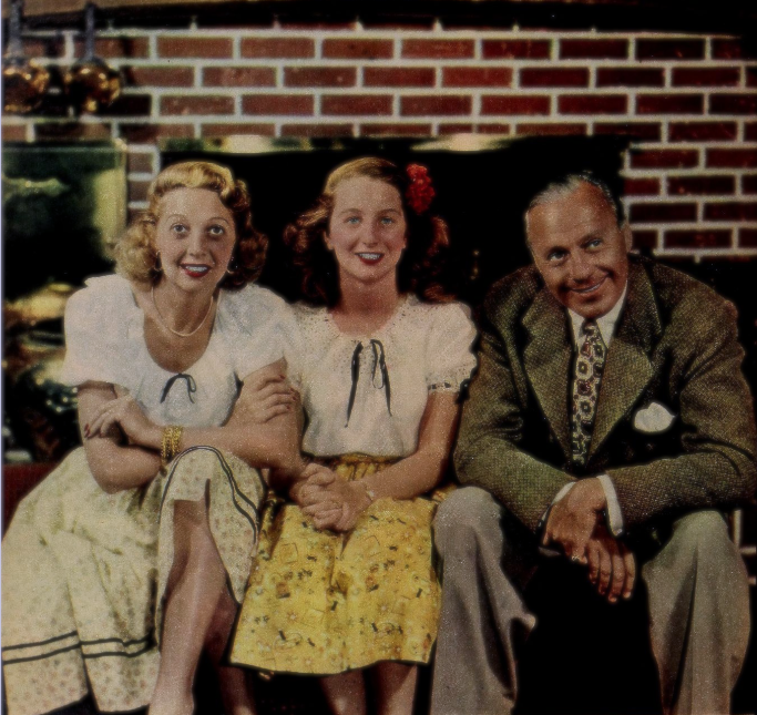 ThisDayBenny's tweet photo. In this EPISODE Jack and Mary talk about their picture in the new issue of Radio Mirror magazine.
https://t.co/EQX9rL4gDO https://t.co/W196Z0cPFX
