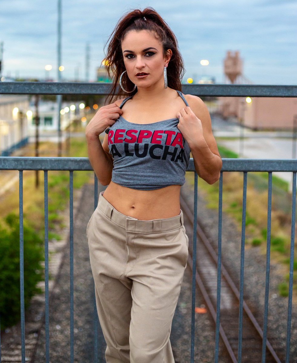 Themediachamp's tweet photo. Thunder Rosa #AEW #AEWDynamite https://t.co/nXrSpOlQMw