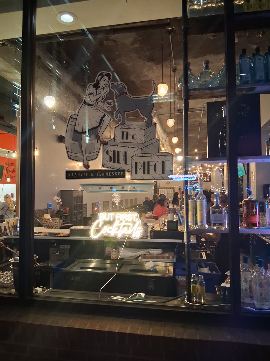 TuckerShift4's tweet photo. The Side Piece has officially launched in the heart of downtown Nashville with @SkyTabPOS by @Shift4! They have been waiting for this for several years. #TeamFour #BoldlyForward https://t.co/WyCvZLtcUl