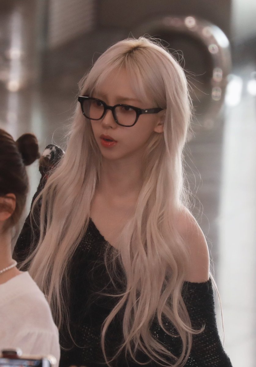 hourlykrn's tweet image. 