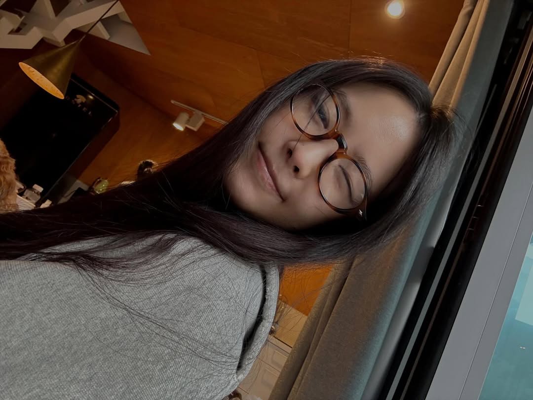 snaeun's tweet photo. good morning https://t.co/H92GDnUFS3
