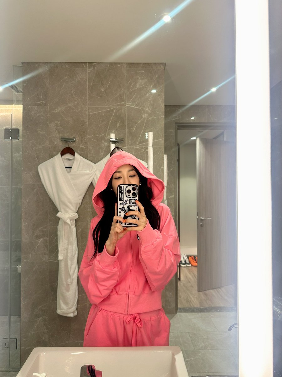 krungy21's tweet image. Kailangan pa ba tanungin kung bakit ako laging bumabalik sa Pilipinas? 😁 of corz it’s my 2nd home, at sobrang mahal ako ng mga kababayan ko 🥹 pero!!! Mas mahal ko kayo 😍🫶🏻
#열혈농구단 #ShootOfAsia