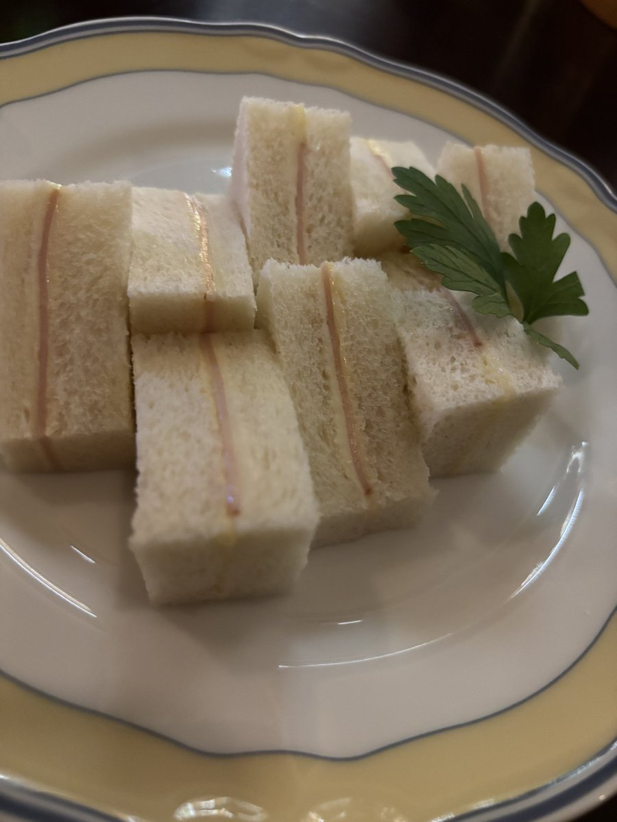 このなんて事ない、ハムサンド…絶品でございます